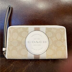 Coach Dempsey Phone Wallet Wristlet